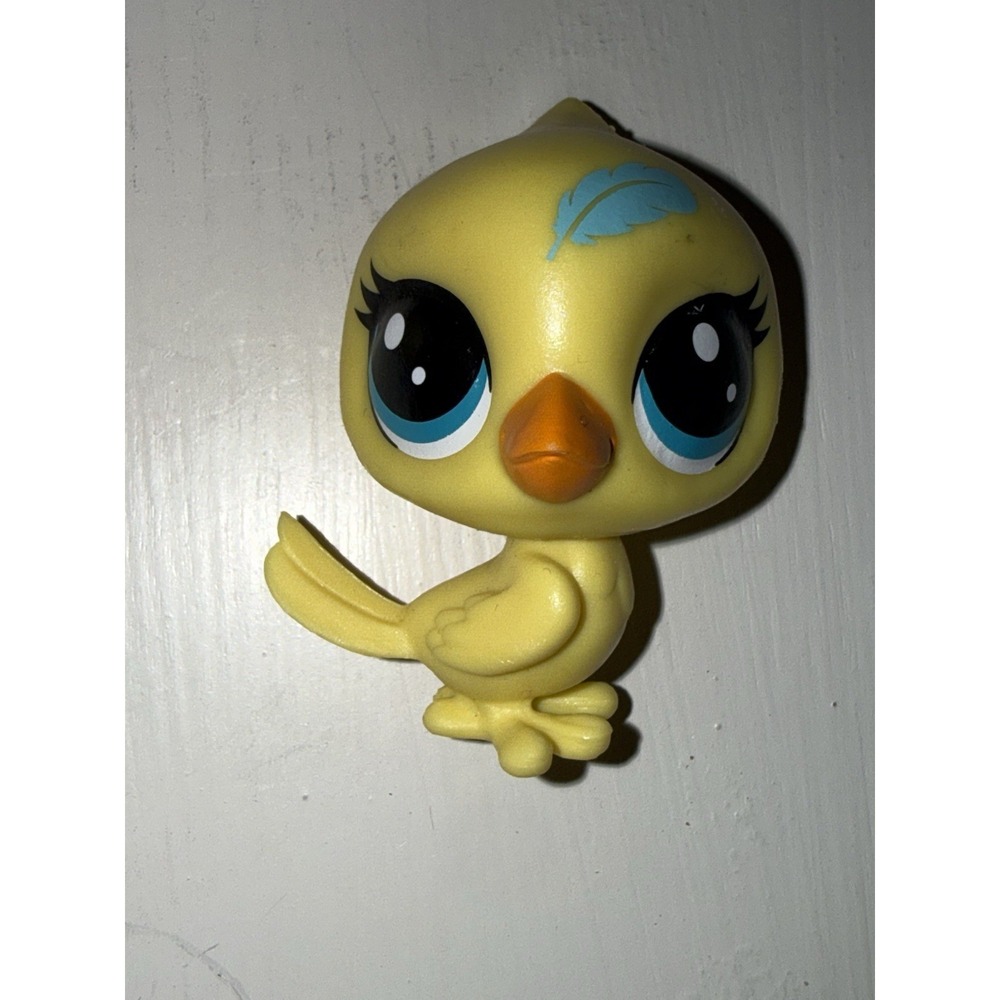 Littlest Pet Shop Adorable Yellow Bird Blue Eyes Albin Lucky Little Guy Numbered